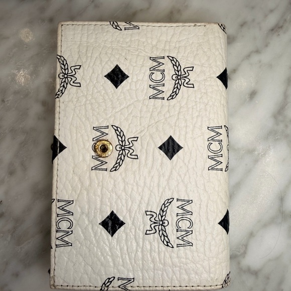 MCM White & Navy Blue Duffel Gold Accents with Matching Kiss Lock Wallet EUC - Picture 8 of 13